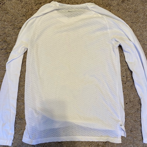 Nike Dri-Fit running long sleeve - Picture 2 of 3